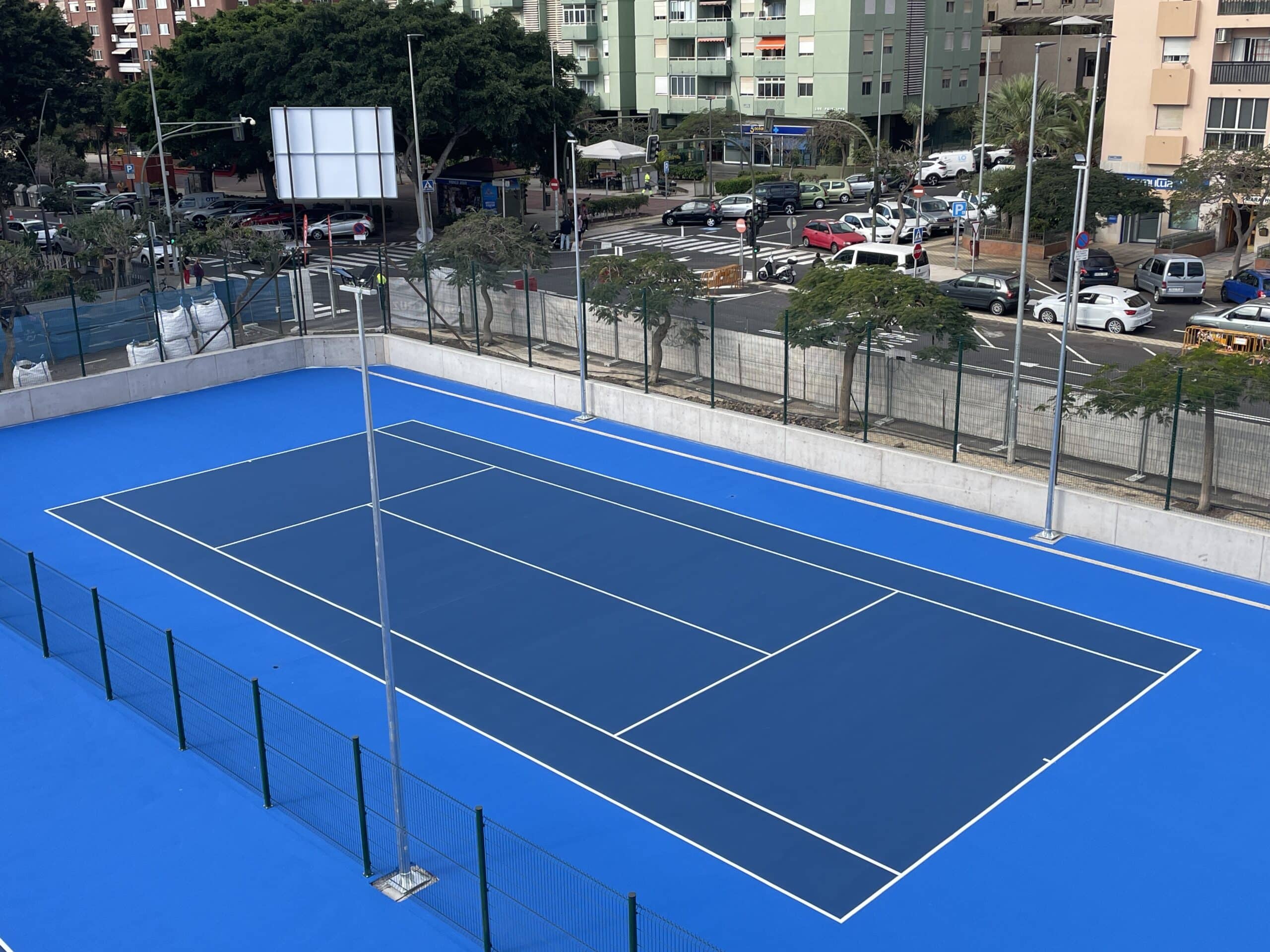Pista de tenis de resina en Go Fit Santa Cruz